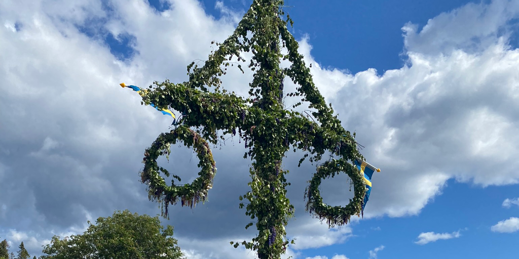 ¡Olofsfors AB les desea a todos un feliz solsticio de verano!